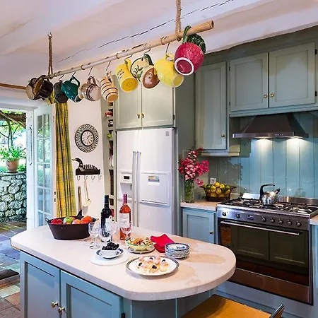 Vila Sleeps 12 Lauzerte